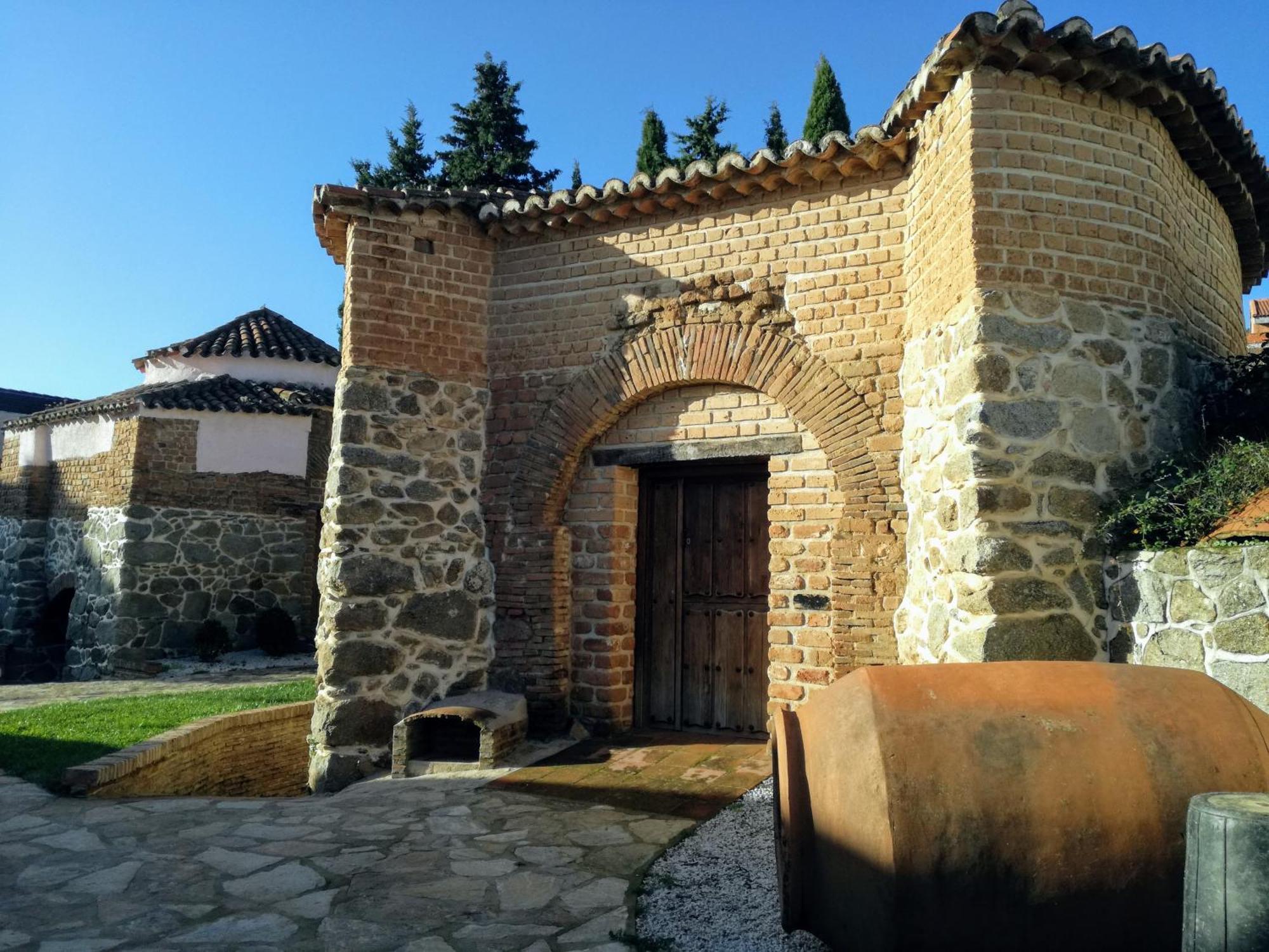 Ruralrut-El Tiemblo Wifi, Cabina De Hidromasaje, Aire Acondicionado Y A Pocos Metros De Zonas De Bano Naturales Exterior foto
